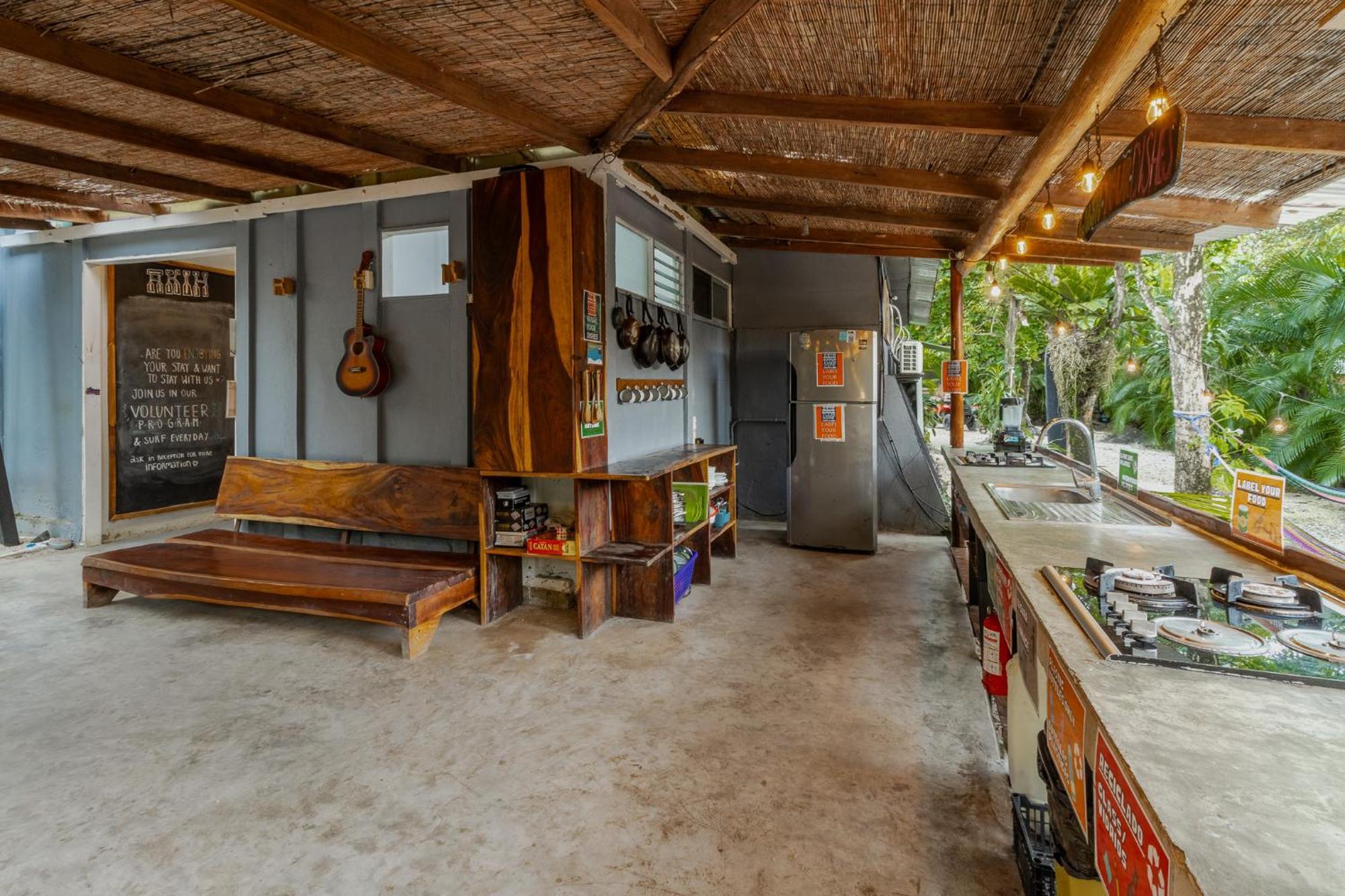 Akih Pods Hostel Playa Santa Teresa  Extérieur photo