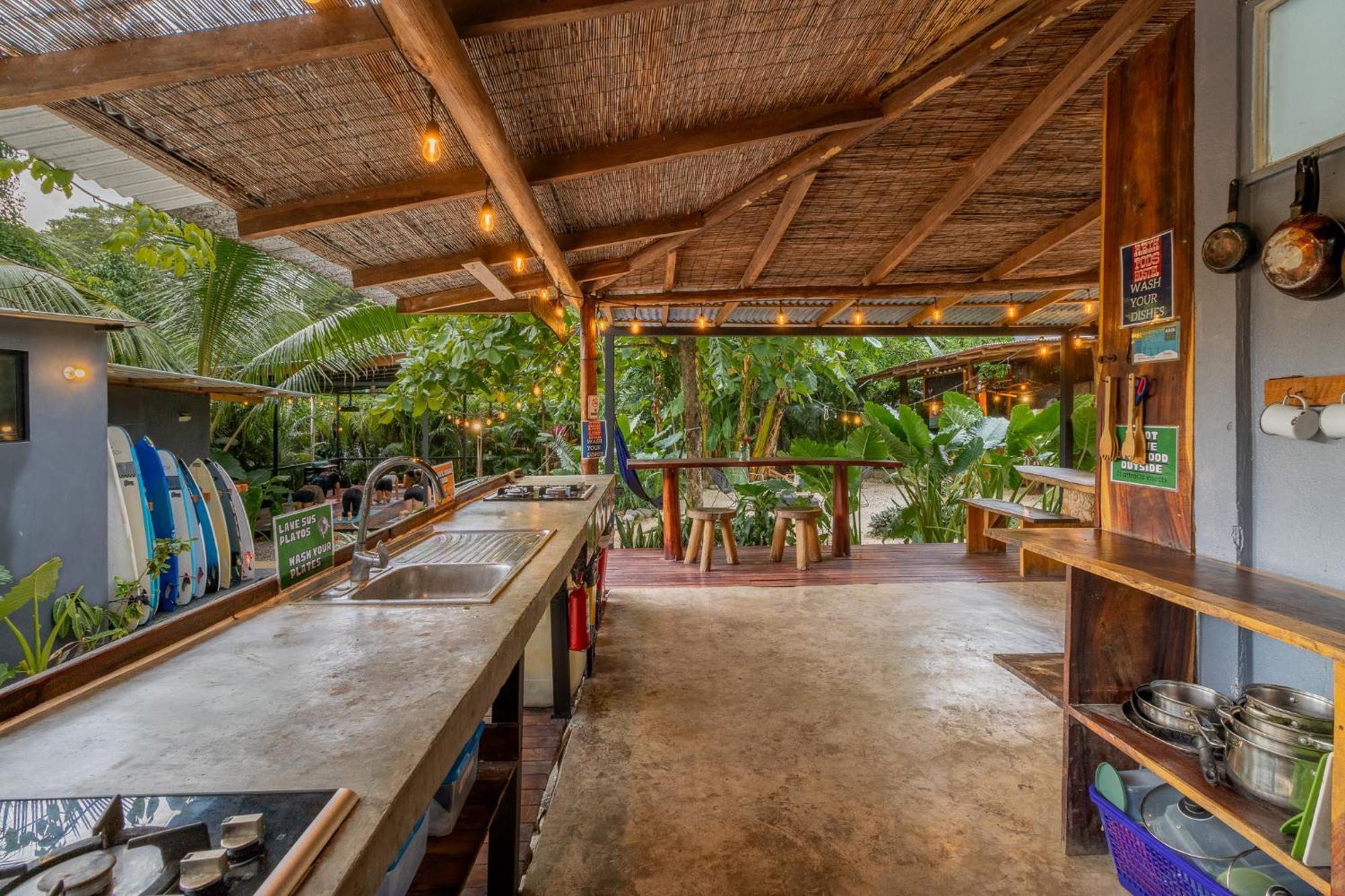 Akih Pods Hostel Playa Santa Teresa  Extérieur photo